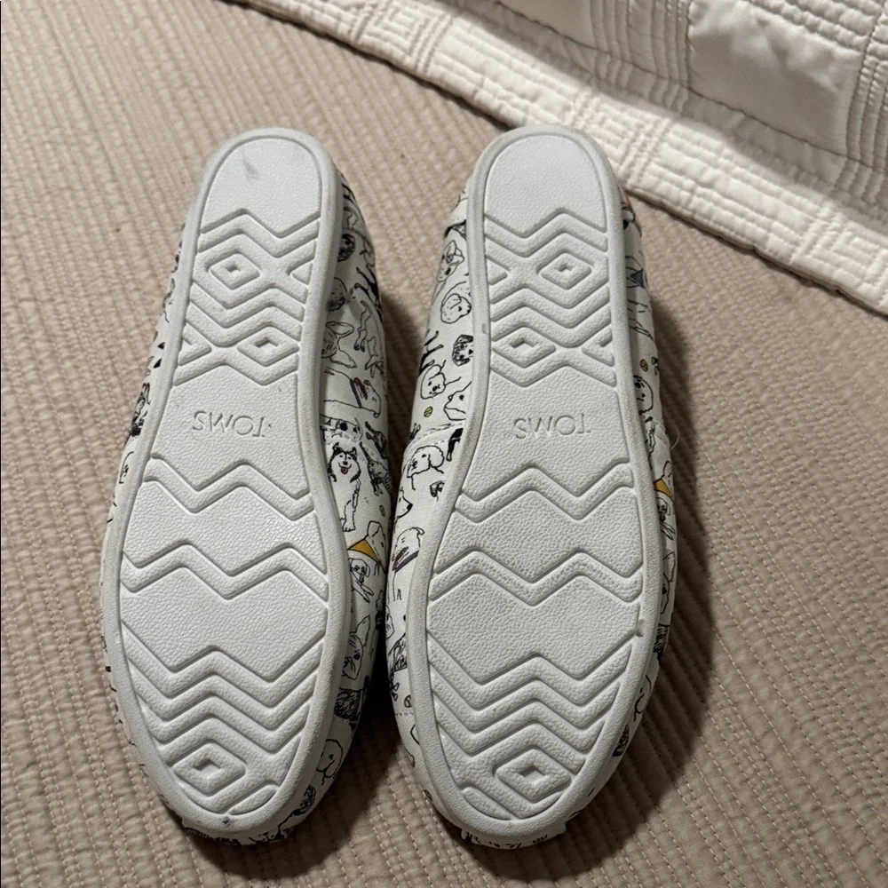 TOMS Women's Playful Dog Print Flats - White - Picture 5 of 5